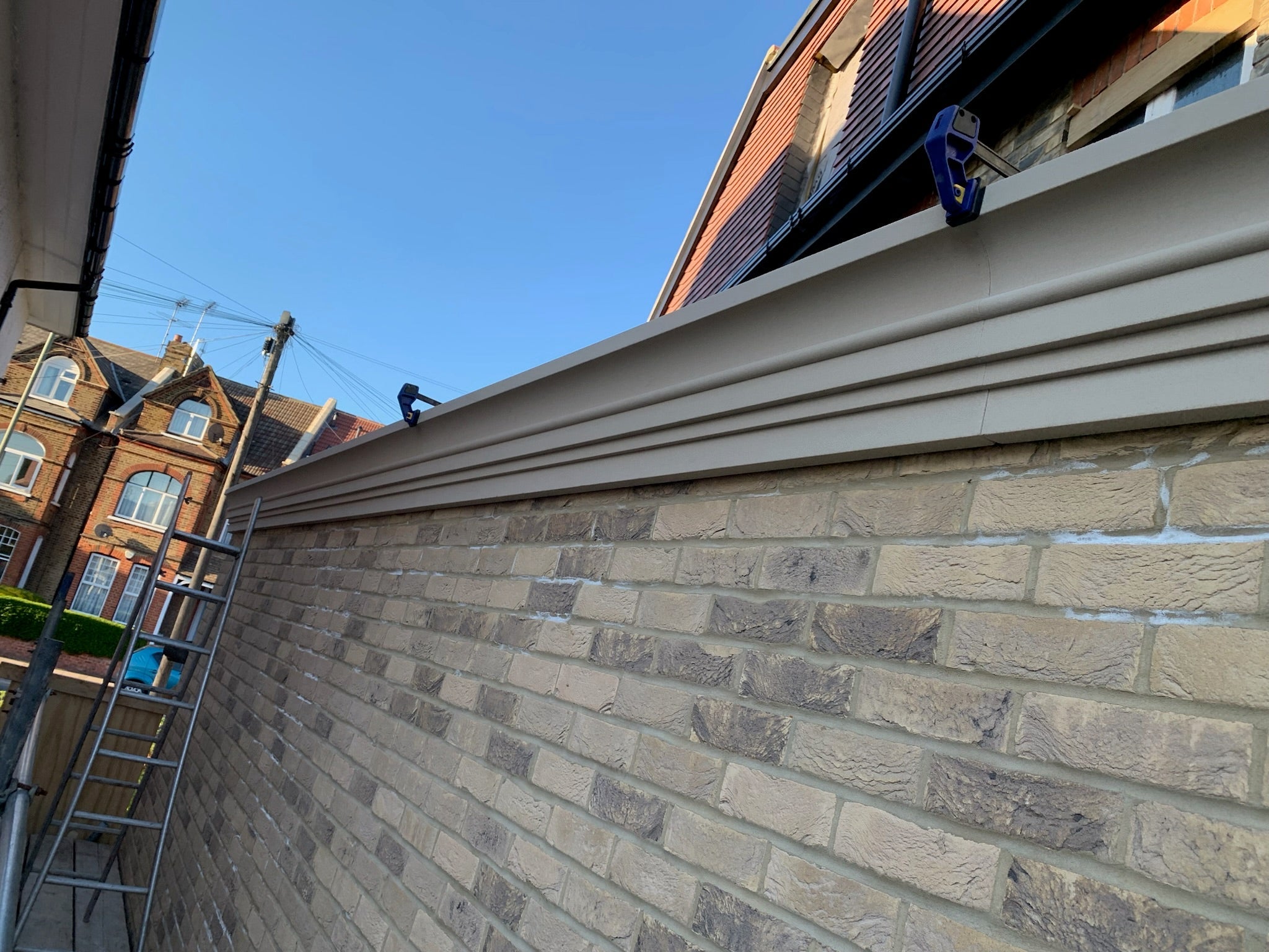 Crown Cornice Plaster Coated EPS - G-105 260mm x 115mm