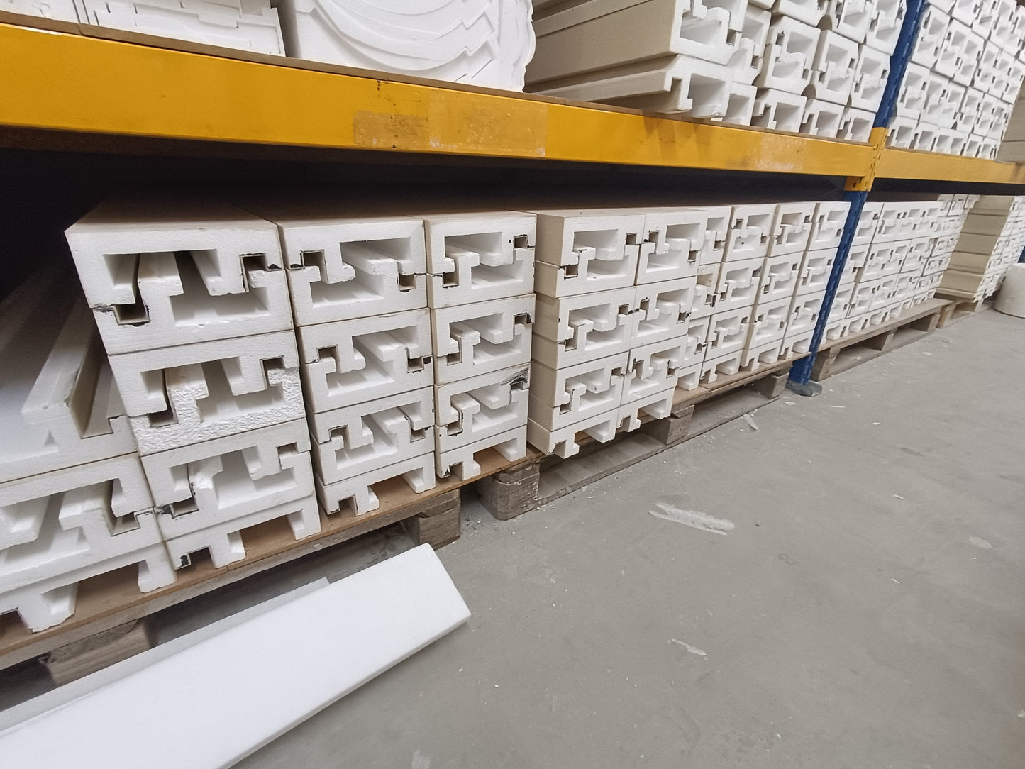 Plaster-Coated LED Downlighting Coving GU10HA 200mm x 80mm | Premium Downlight Cornice