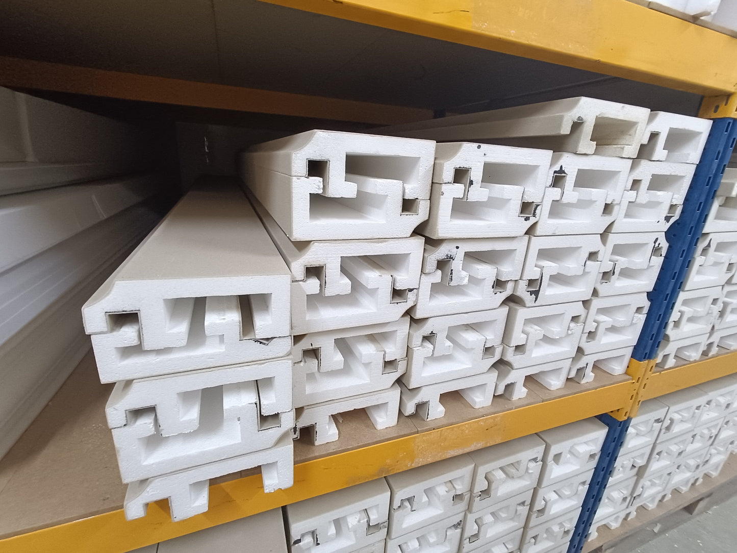 Plaster-Coated LED Downlighting Coving GU10HB 200mm x 80mm | Premium Downlight Cornice